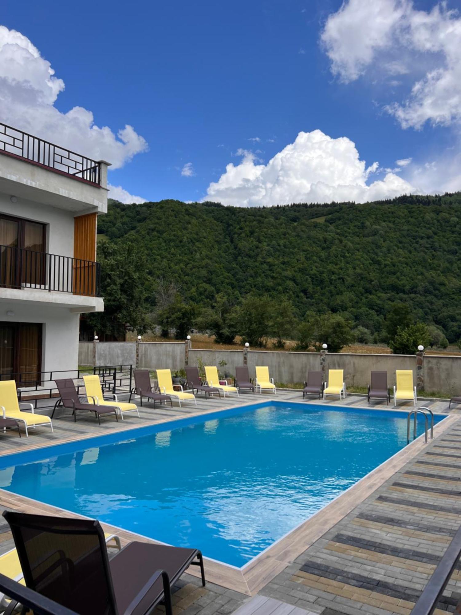 Anne'S Hotel In Mestia Extérieur photo
